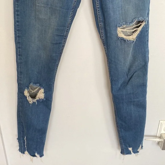 Free People Shark Bite Jeans size 29 L - Picture 6 of 6